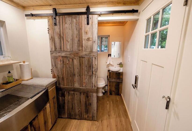 Schuyler Yacht Basin