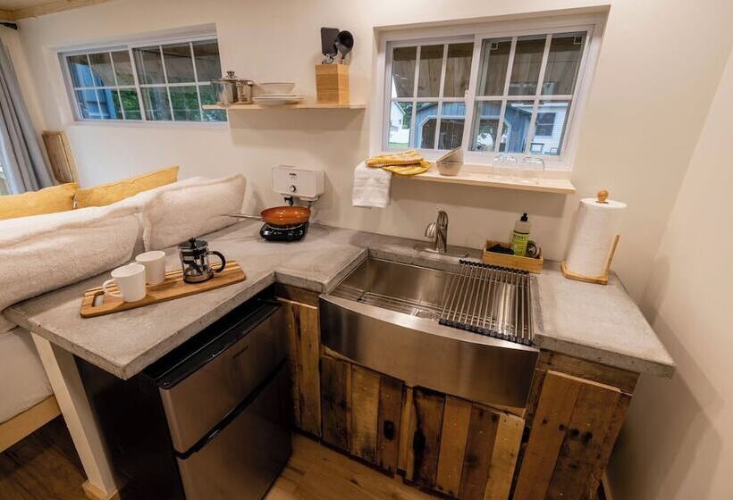 Schuyler Yacht Basin