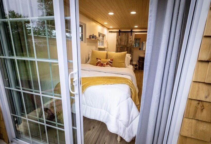 Schuyler Yacht Basin