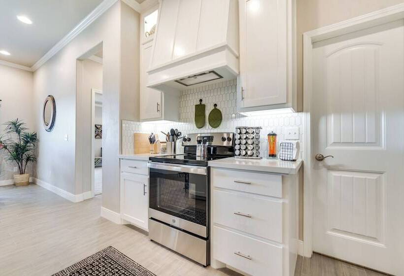 Texas Home W/ Hot Tub: 3 Mi To Downtown Canyon!