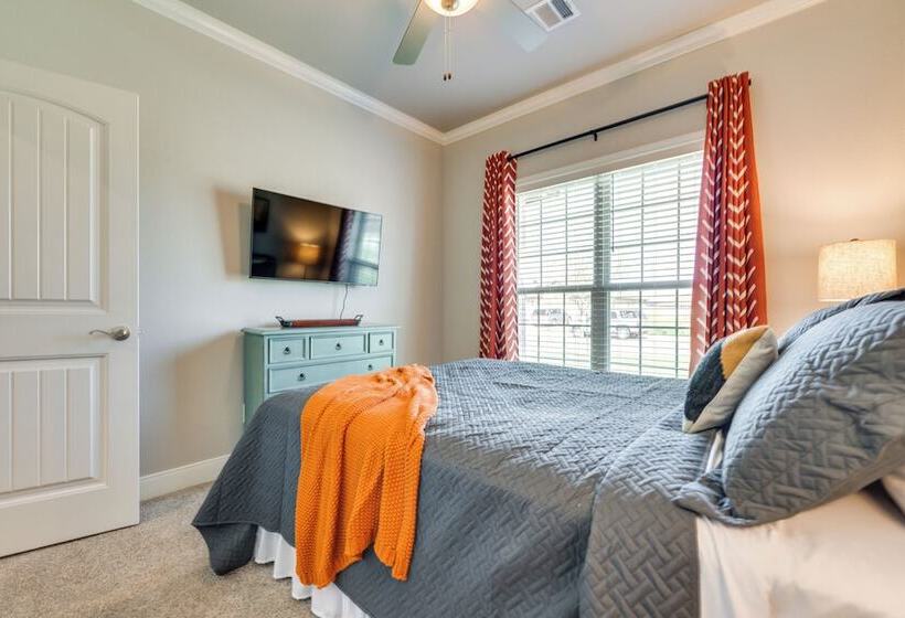 Texas Home W/ Hot Tub: 3 Mi To Downtown Canyon!