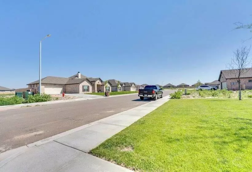 Texas Home W/ Hot Tub: 3 Mi To Downtown Canyon!