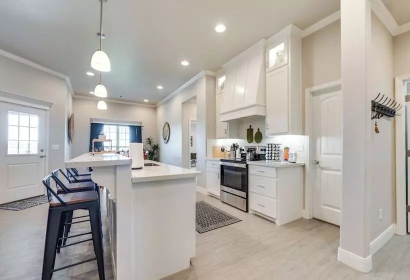 Texas Home W/ Hot Tub: 3 Mi To Downtown Canyon!