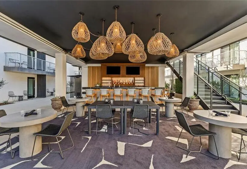 هتل The Anthem Los Angeles Stadium District, Tapestry By Hilton