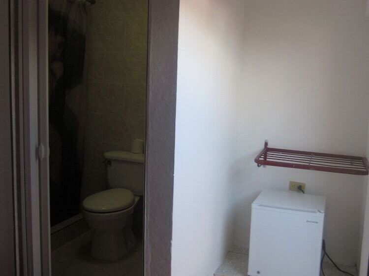 تختخواب و صبحانه Hostal Luly Y Rene