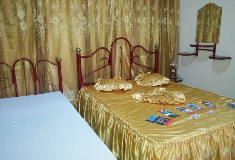 تختخواب و صبحانه Hostal Luly Y Rene