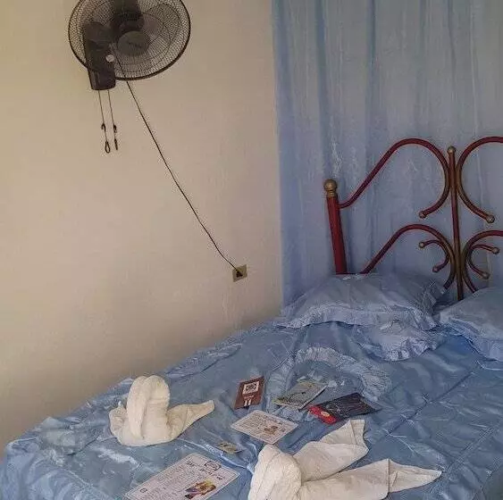 تختخواب و صبحانه Hostal Luly Y Rene
