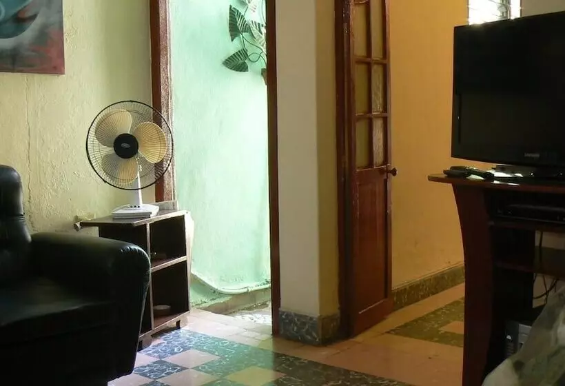 پانسیون Hostal Santa Martha