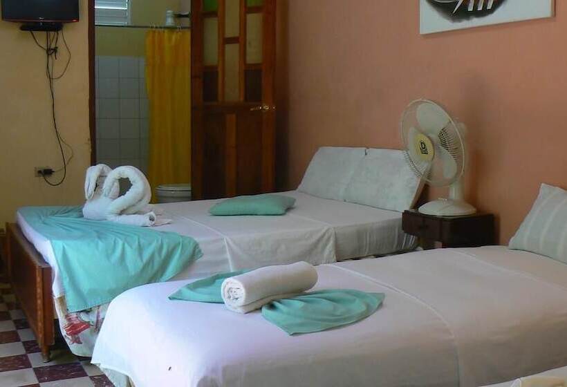 پانسیون Hostal Santa Martha