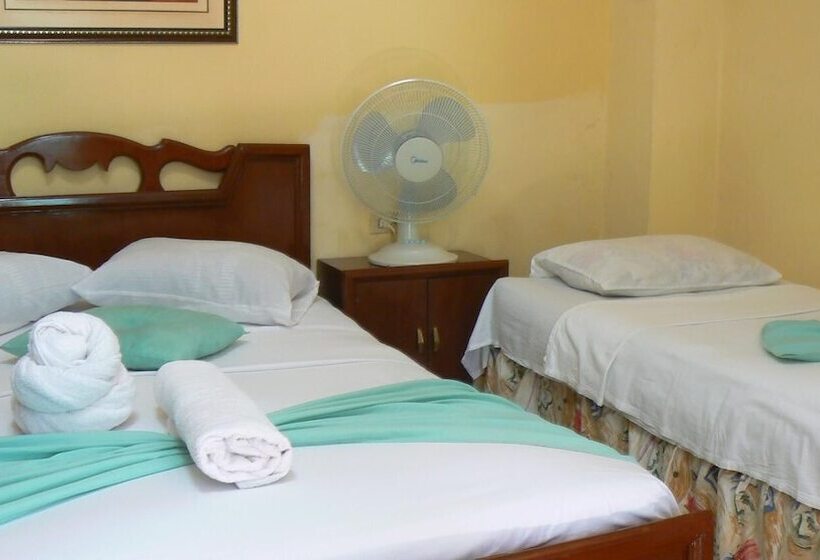 پانسیون Hostal Santa Martha