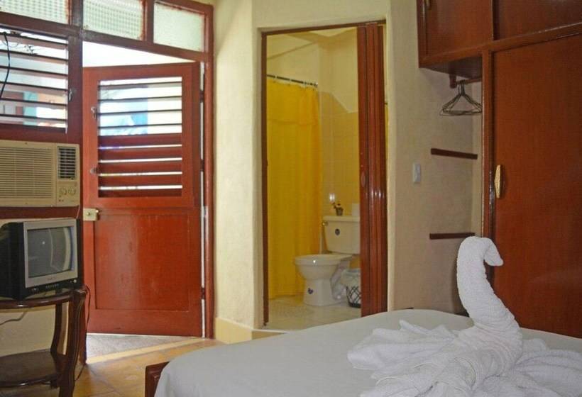 پانسیون Hostal Santa Martha