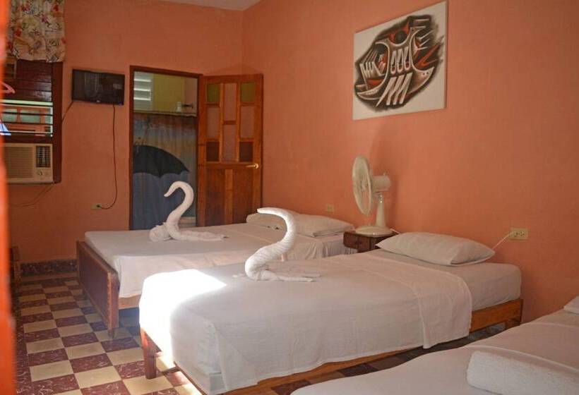 پانسیون Hostal Santa Martha