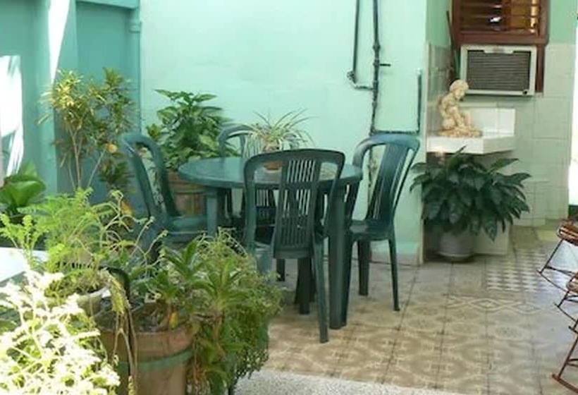 پانسیون Hostal Santa Martha