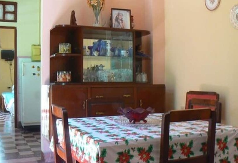 پانسیون Hostal Santa Martha