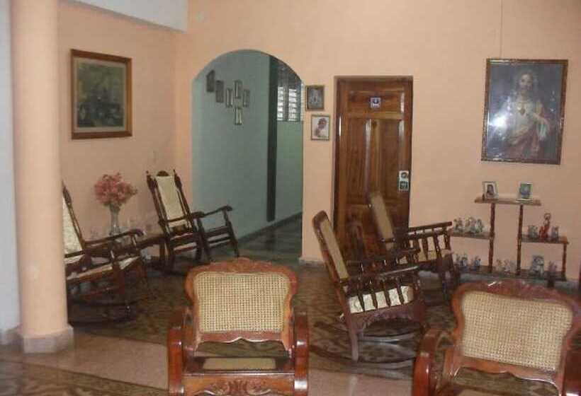 پانسیون Hostal Yuliet & Ariel