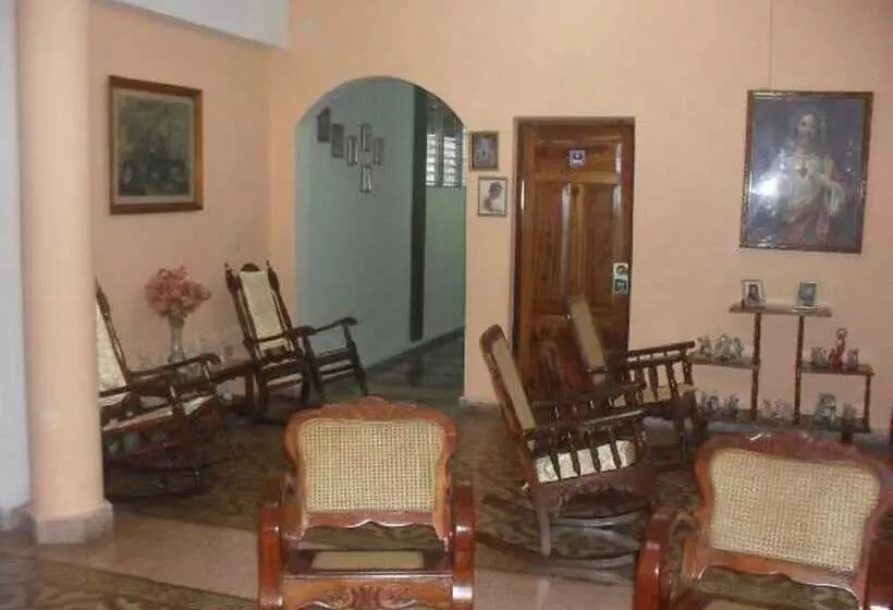 پانسیون Hostal Yuliet & Ariel
