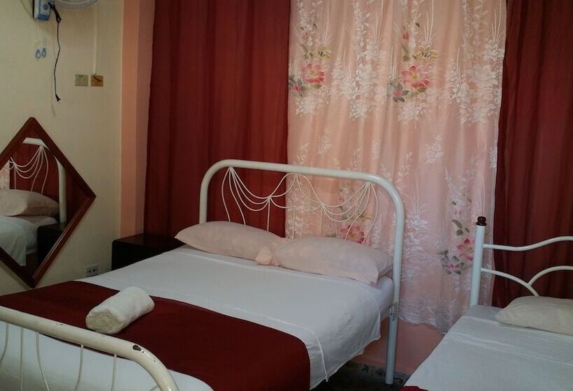 پانسیون Hostal Yuliet & Ariel