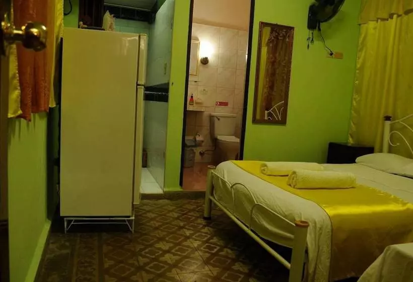 پانسیون Hostal Yuliet & Ariel