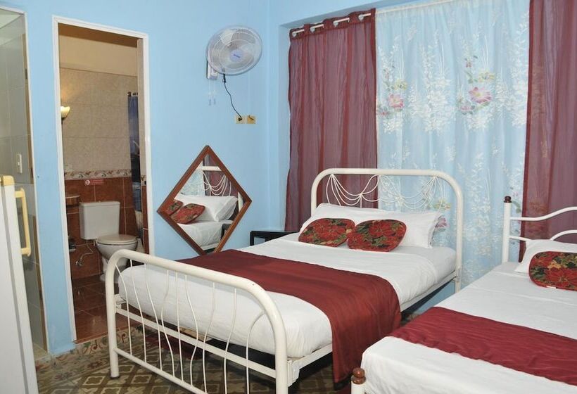 پانسیون Hostal Yuliet & Ariel