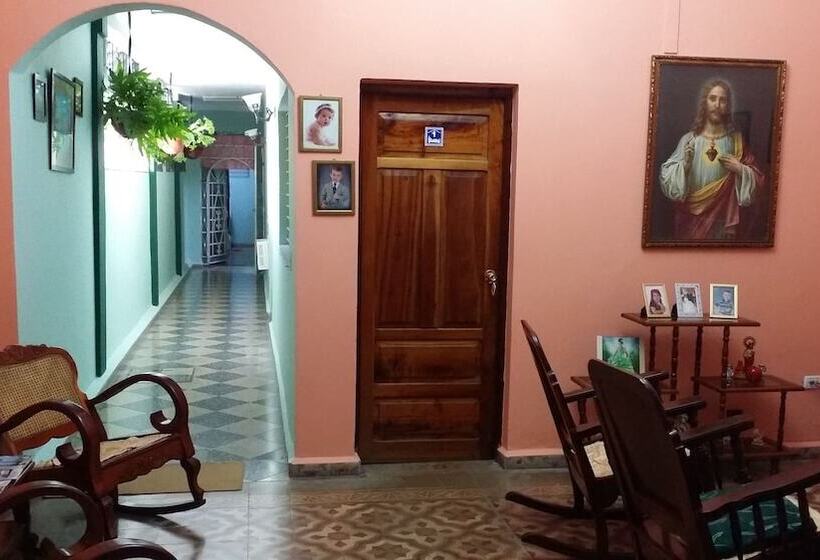 پانسیون Hostal Yuliet & Ariel