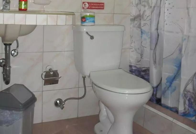 پانسیون Hostal Yuliet & Ariel