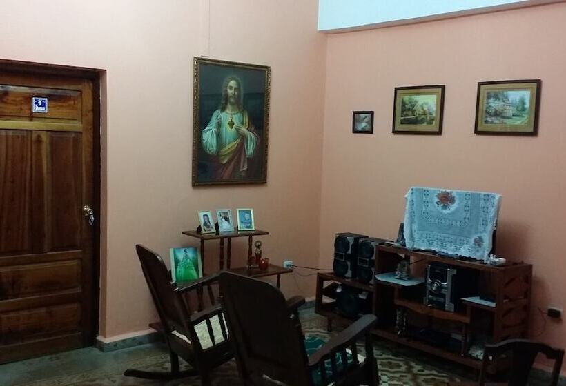 پانسیون Hostal Yuliet & Ariel