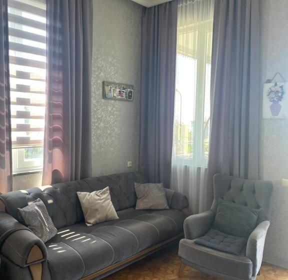 پانسیون Nits Guest House