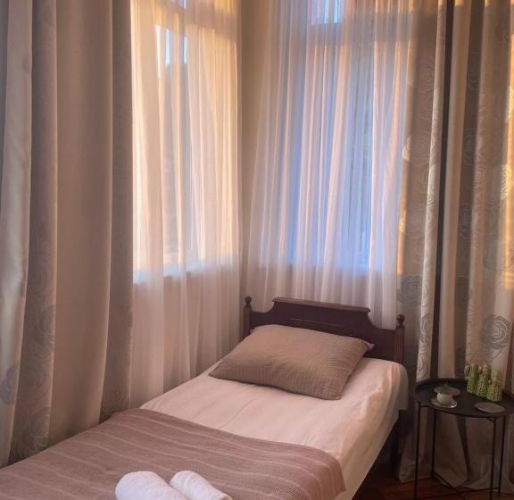 پانسیون Nits Guest House