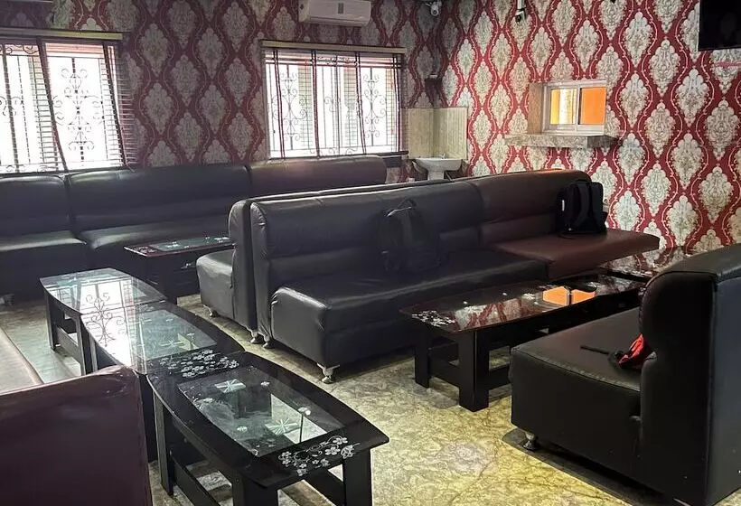 هتل Ice Suites