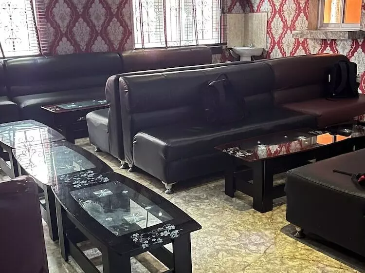 هتل Ice Suites