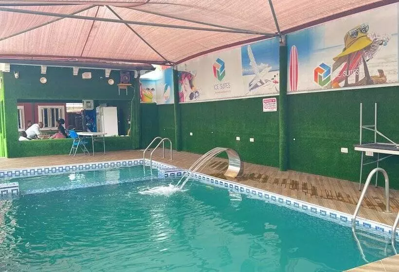 هتل Ice Suites