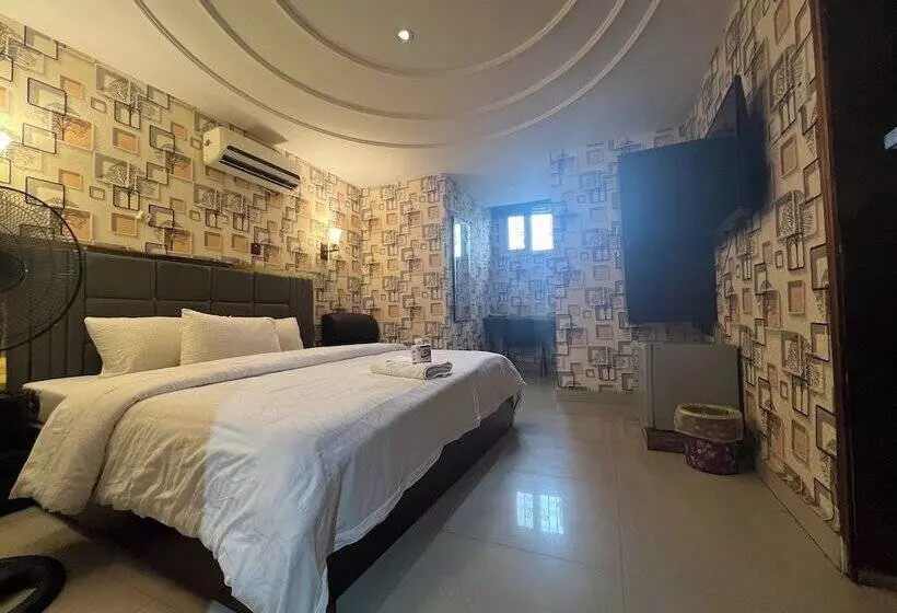 هتل Ice Suites
