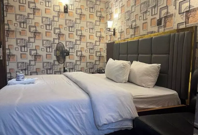 هتل Ice Suites