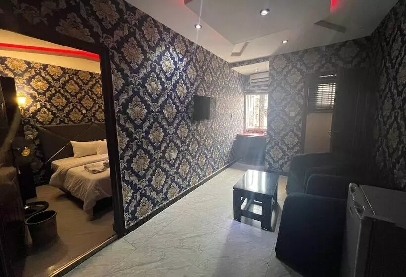 هتل Ice Suites