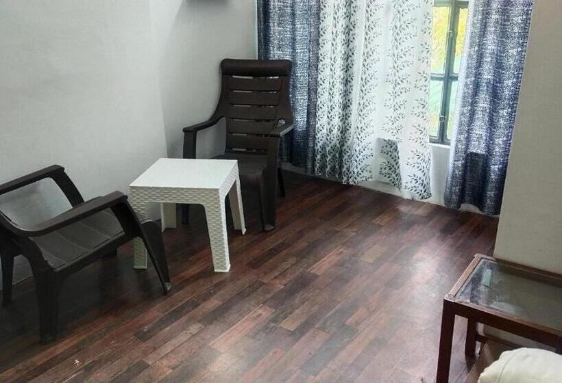 Курорт Sarovar Inn