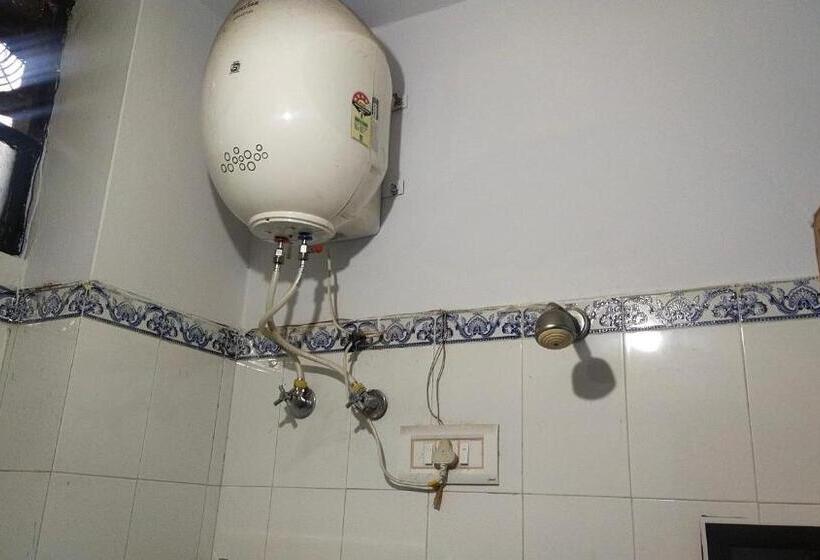 Курорт Sarovar Inn