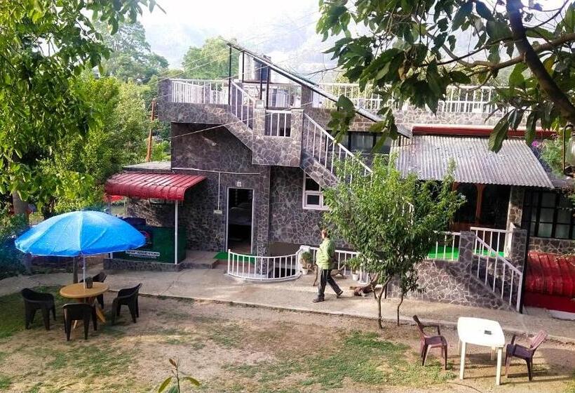 Курорт Sarovar Inn