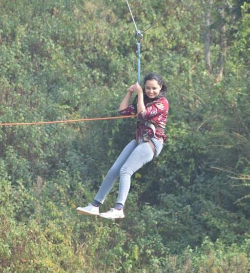 Курорт Sarovar Inn