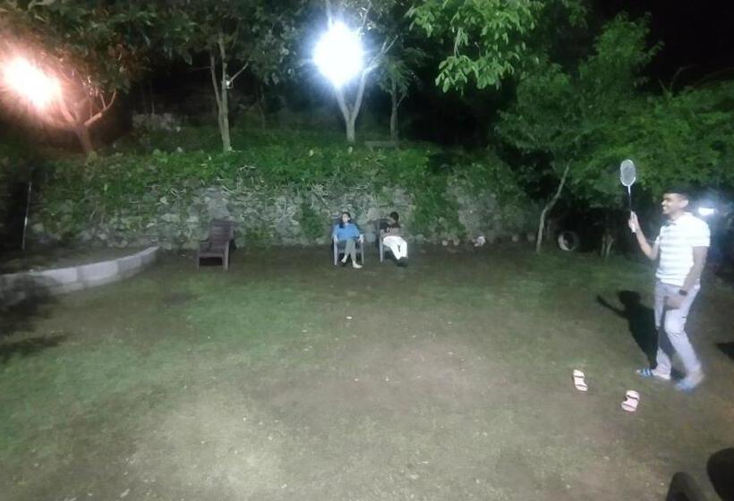 Курорт Sarovar Inn