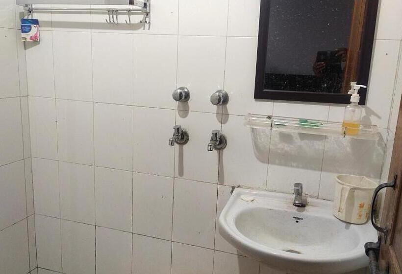 Курорт Sarovar Inn