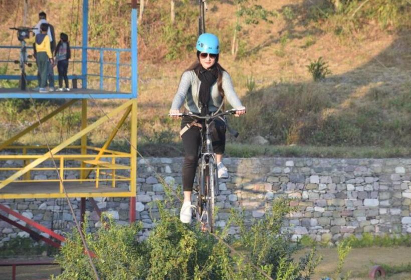 Курорт Sarovar Inn