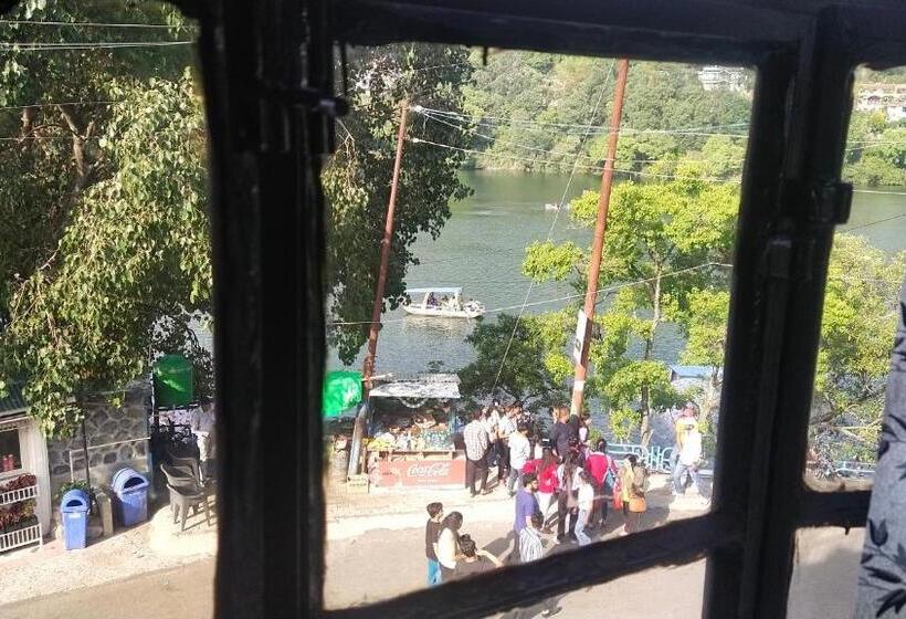 Курорт Sarovar Inn