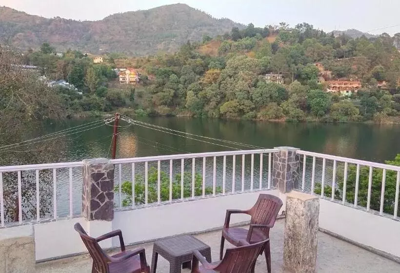 Resort Sarovar Inn