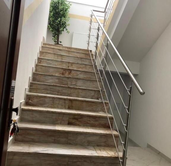 הוסטל Penzion B5