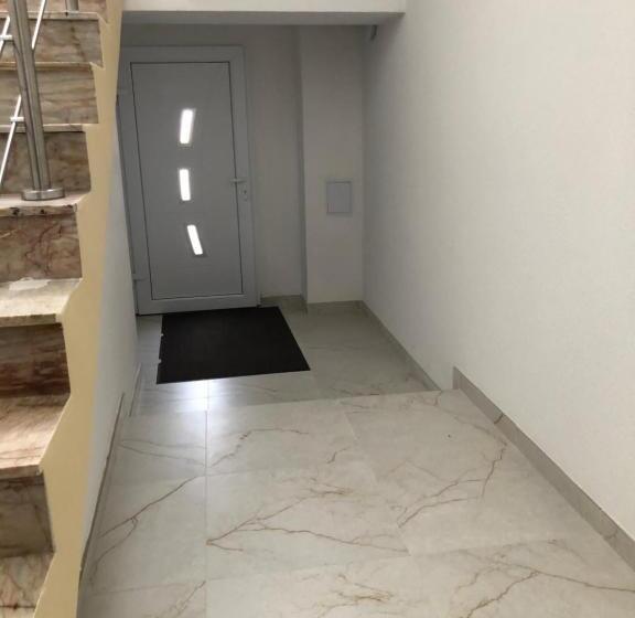 הוסטל Penzion B5