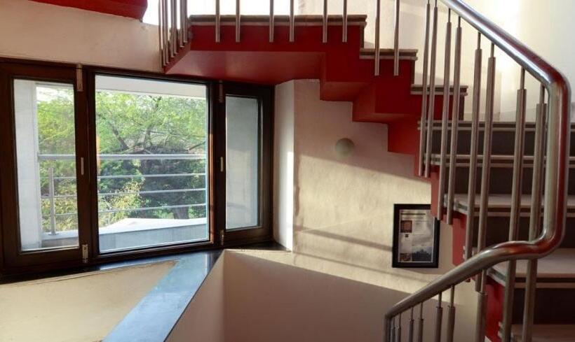 تختخواب و صبحانه B Nineteen