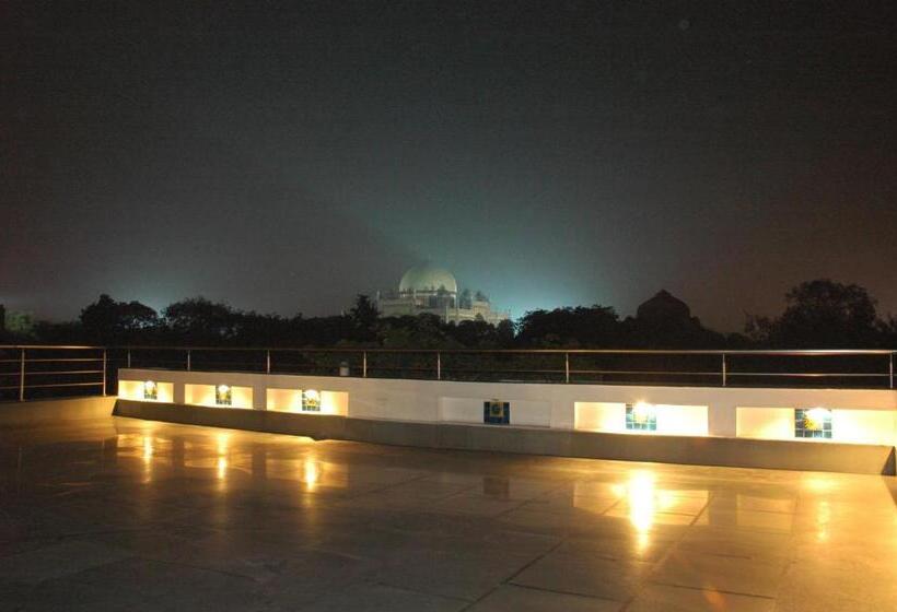 تختخواب و صبحانه B Nineteen