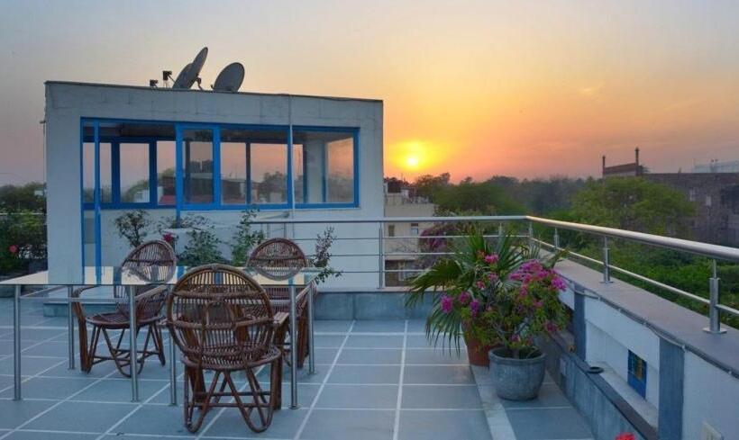 تختخواب و صبحانه B Nineteen