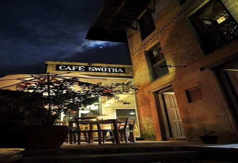 تختخواب و صبحانه Traditional Homes Swotha