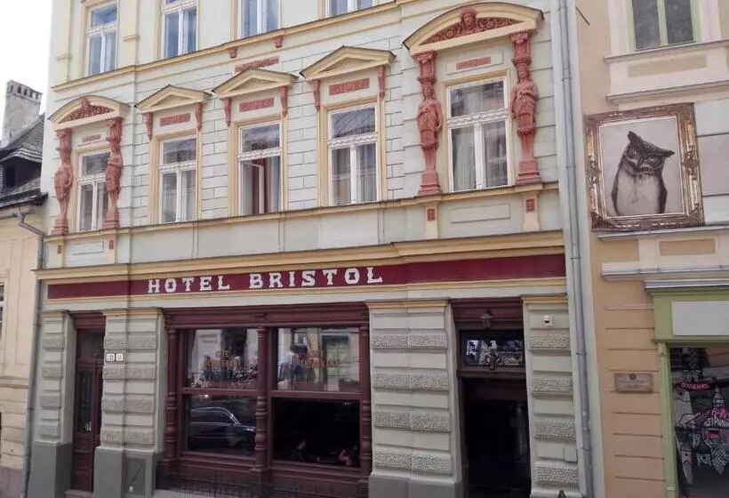 Hotelli Bristol